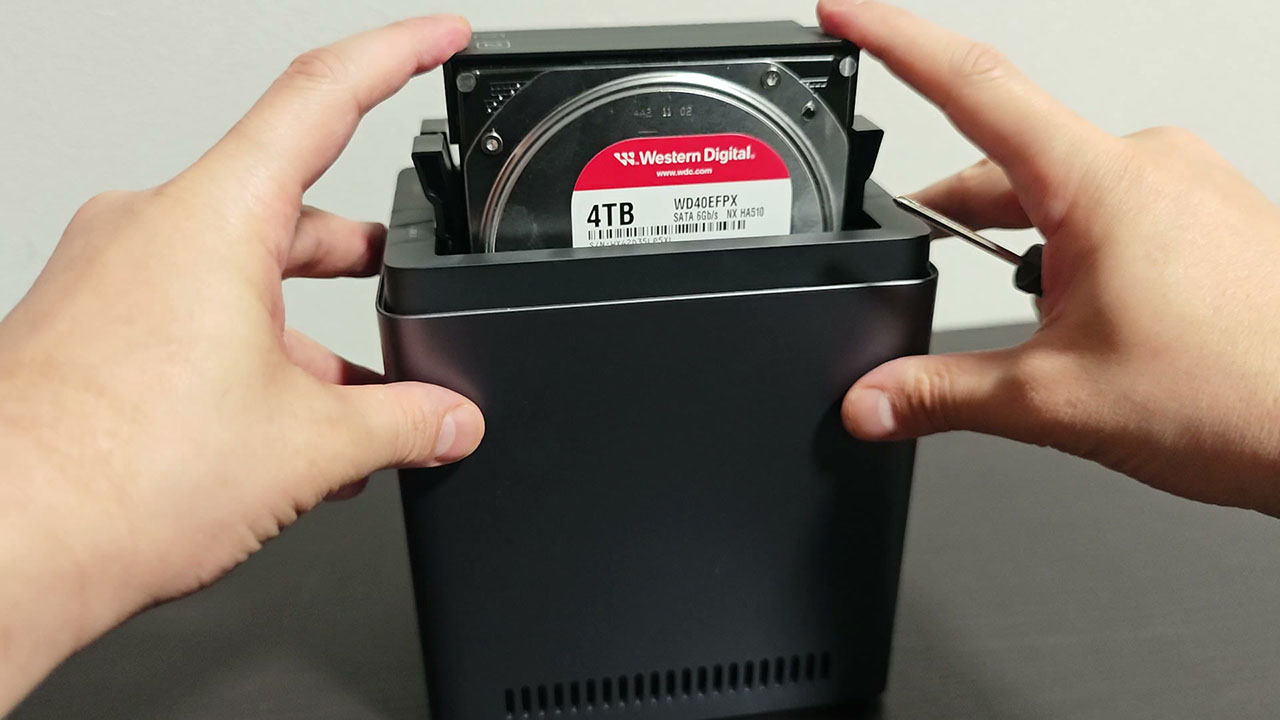 UGREEN NASync DH2300