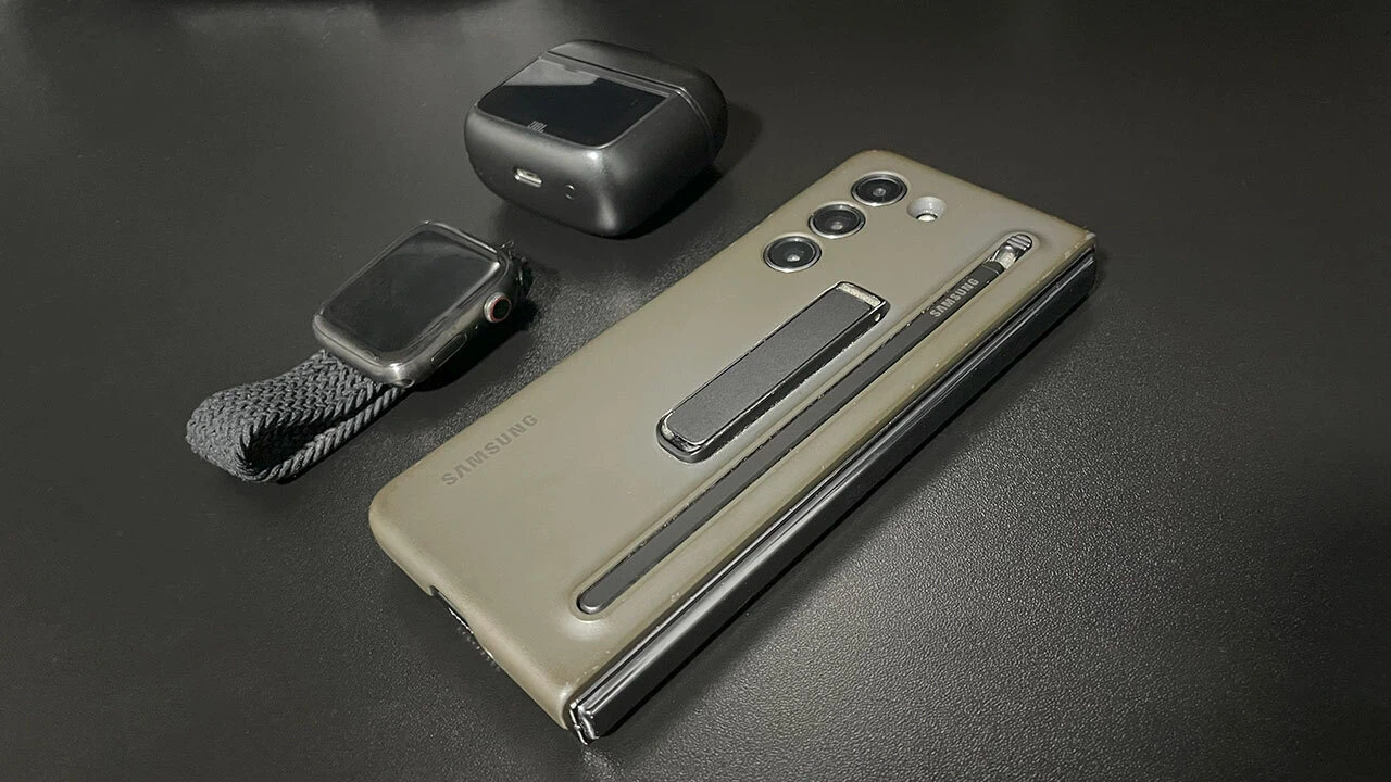 Z Fold5のカスタマイズケース