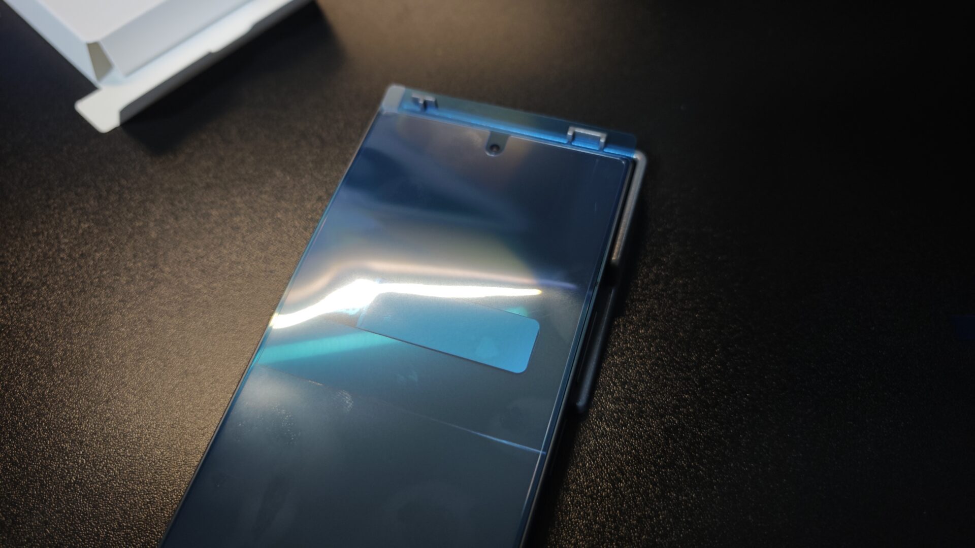 Galaxy Z Fold8 Ultra Carbon Standing Case