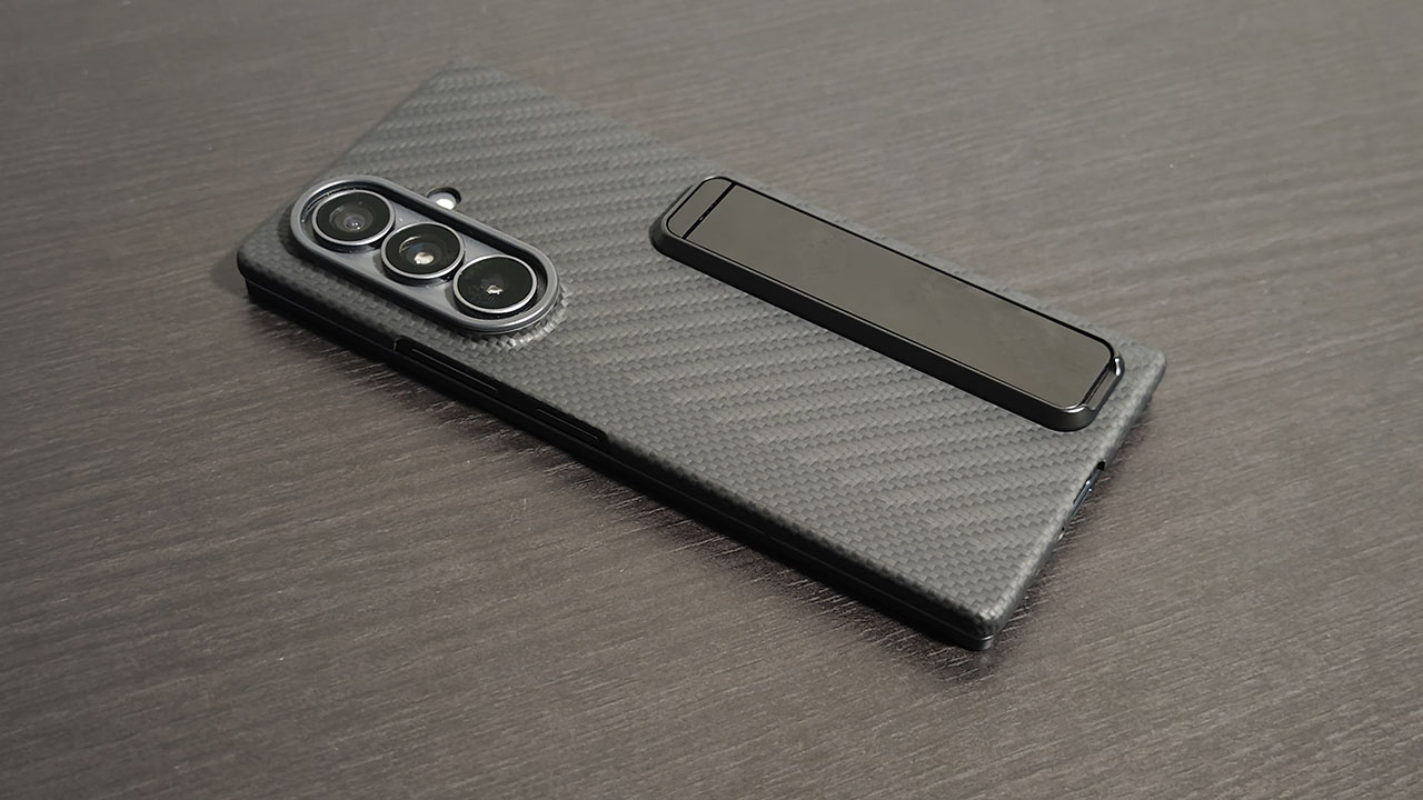 Galaxy Z Fold8 Ultra Carbon