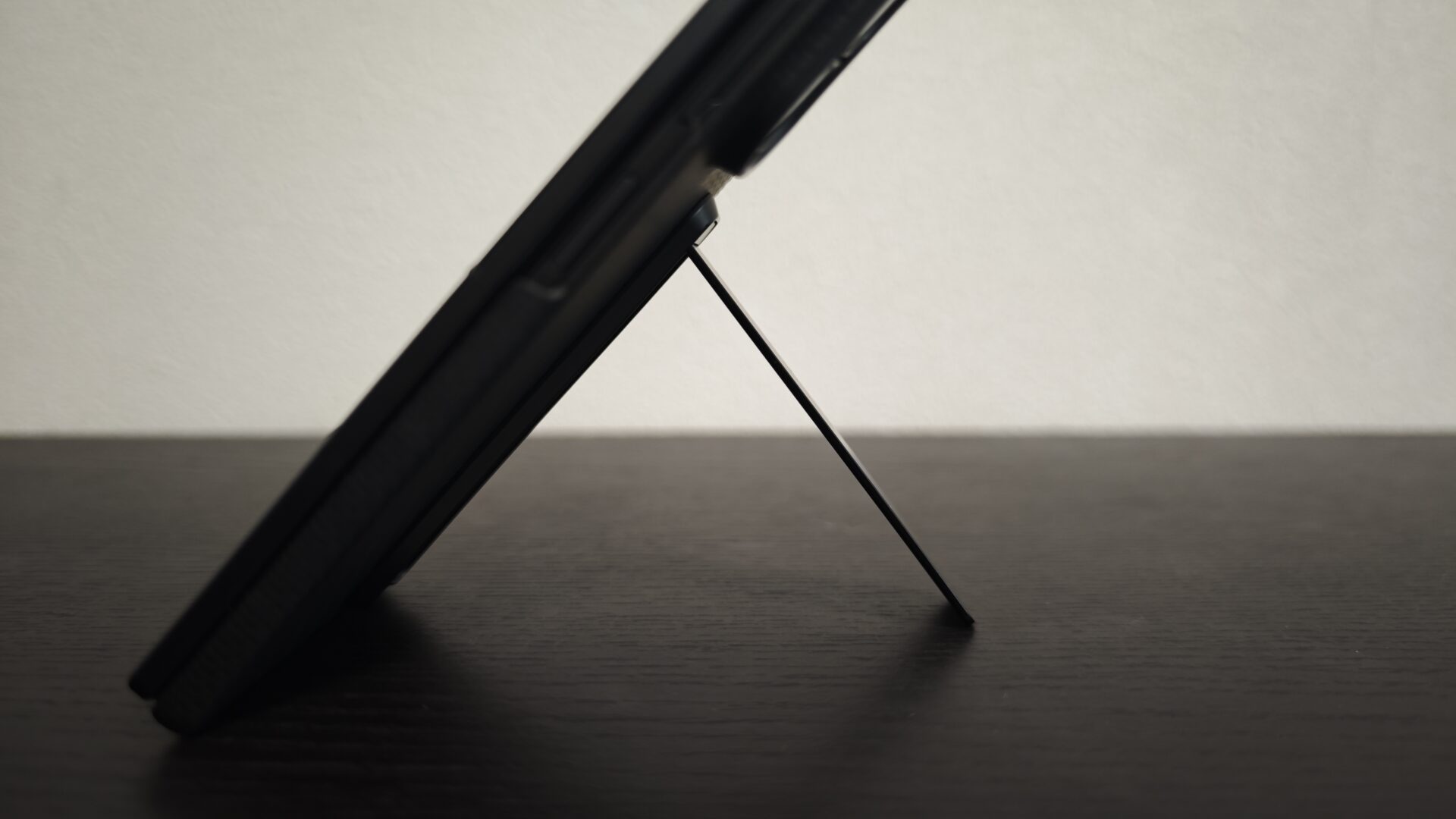 Galaxy Z Fold8 Ultra Carbon