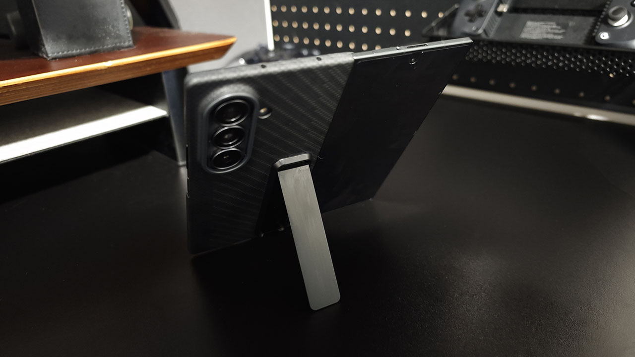 Galaxy Z Fold8 Ultra Carbon