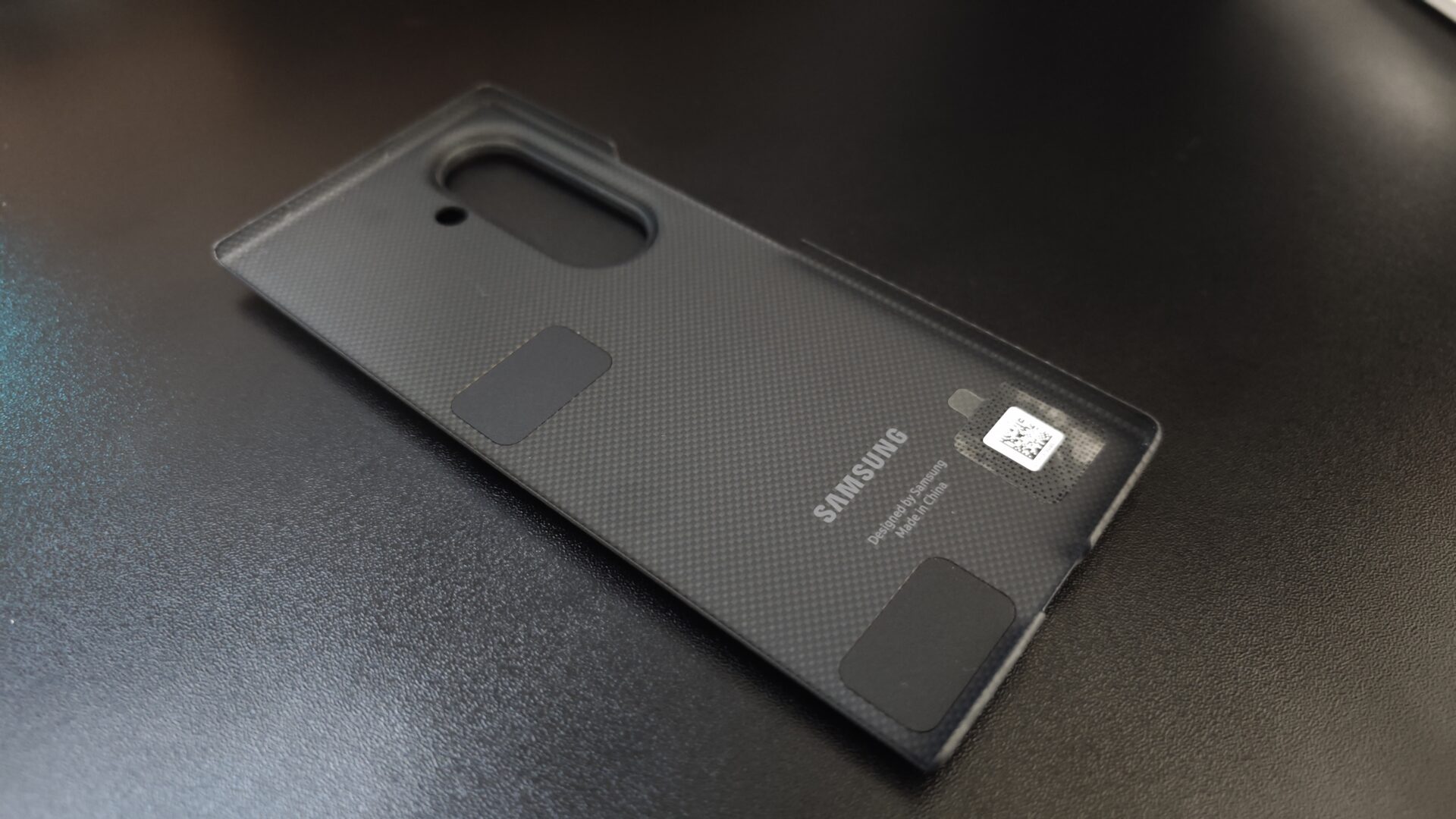 Galaxy Z Fold8 Ultra Carbon