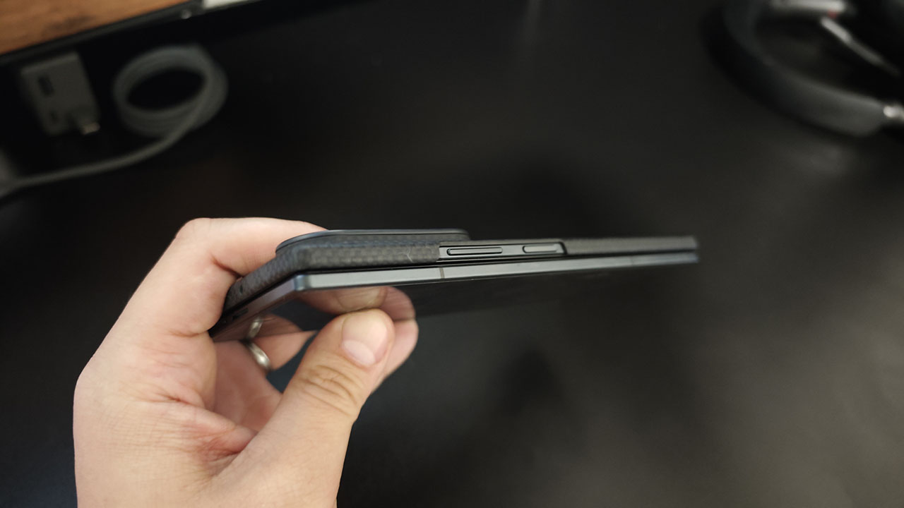 Galaxy Z Fold8 Ultra Carbon