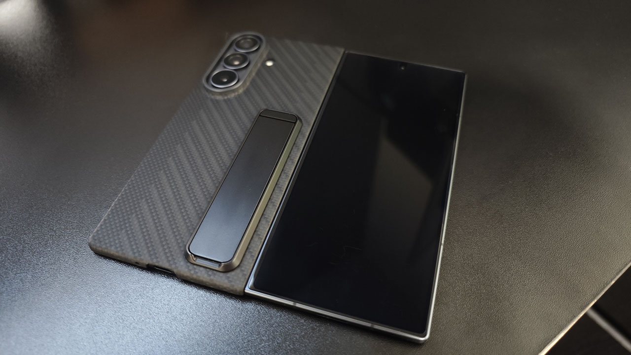 Galaxy Z Fold8 Ultra Carbon