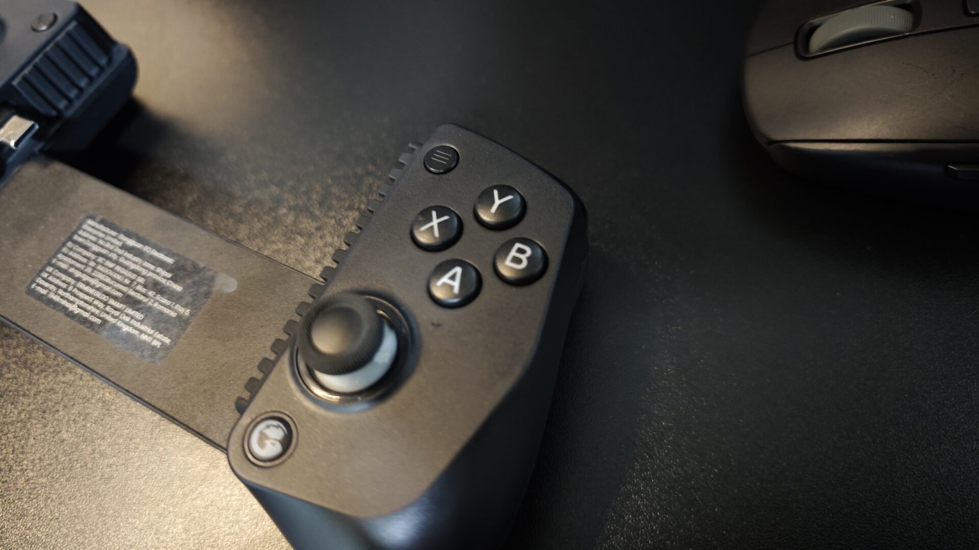 GameSir X5 Lite の右グリップとABXYボタン