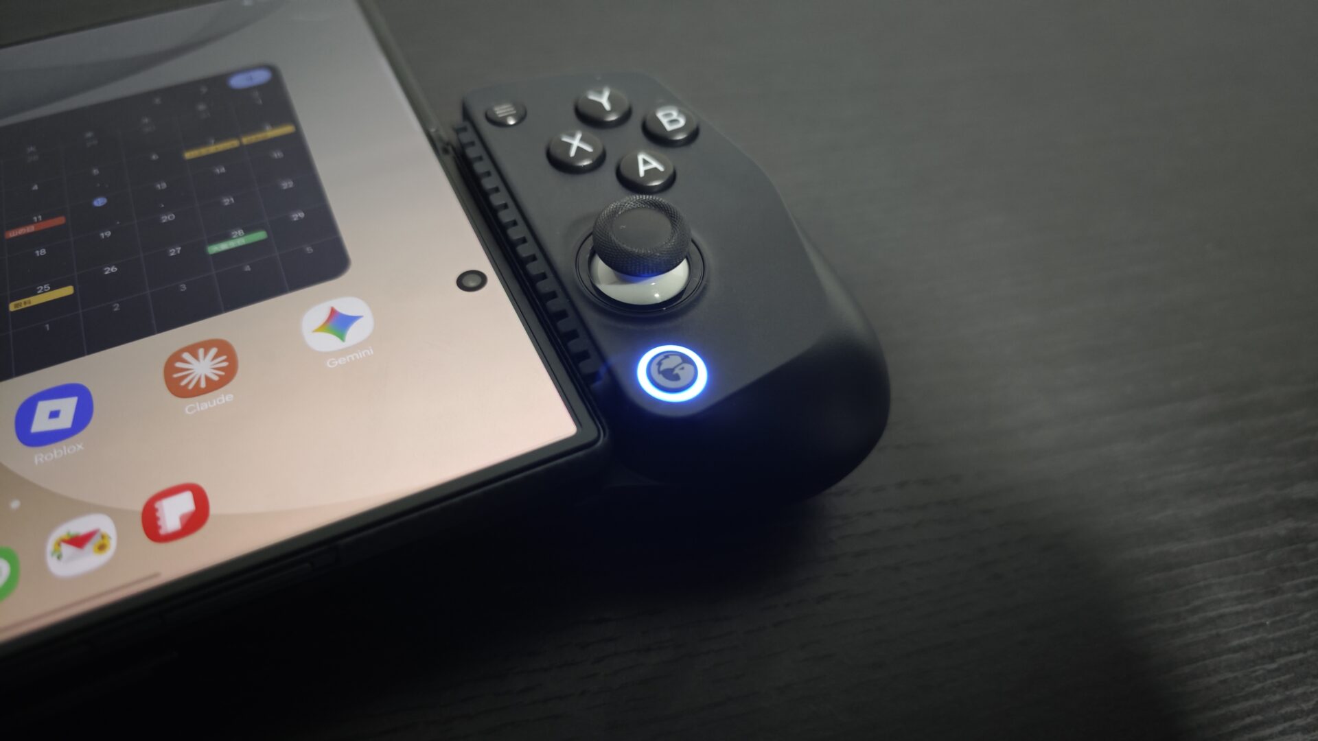 GameSir X5 Lite の右グリップとGボタンのLED