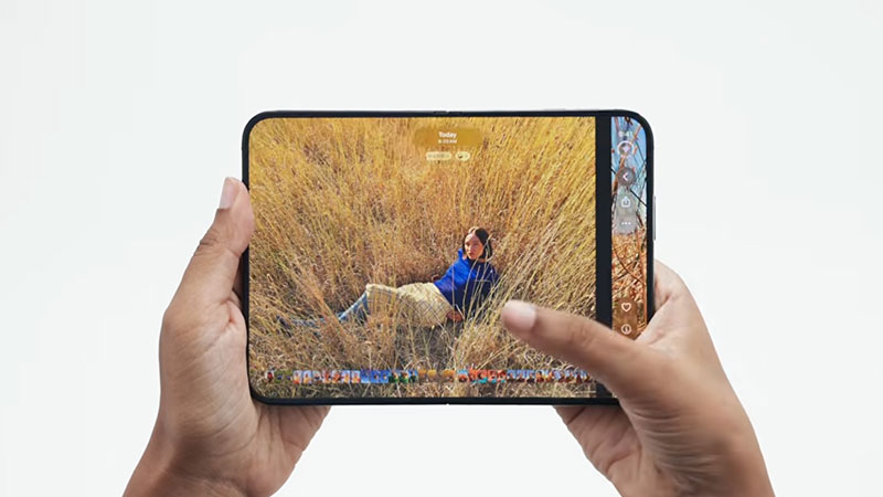 iPhone Duoを開いた状態で写真アプリを表示