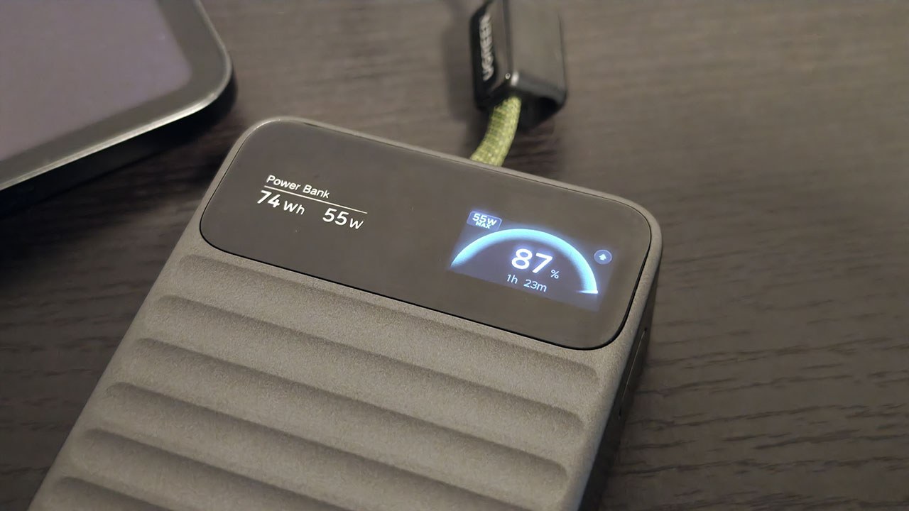 UGREEN Nexode Wavyのディスプレイに55W MAXと表示